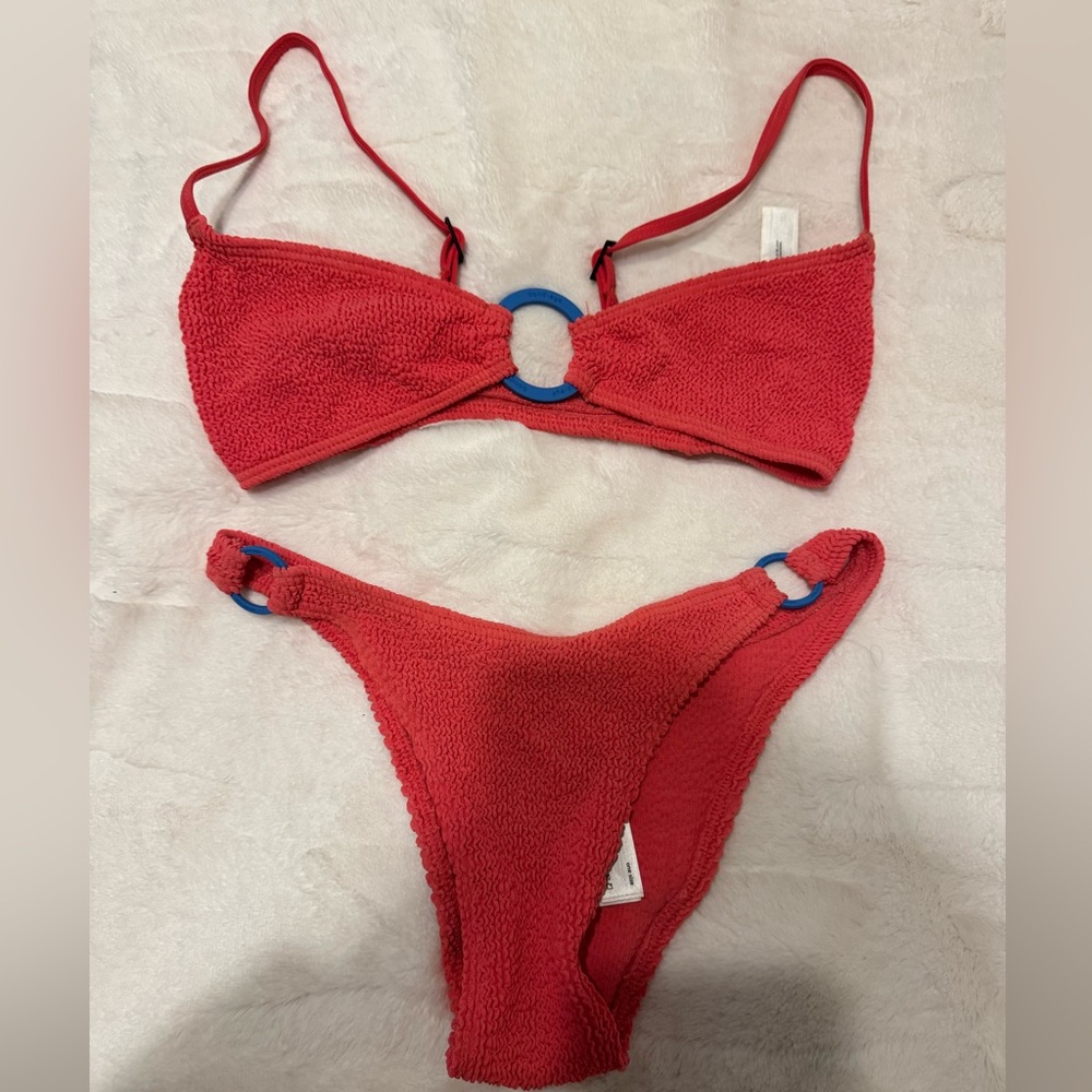 bond-eye Red and Blue